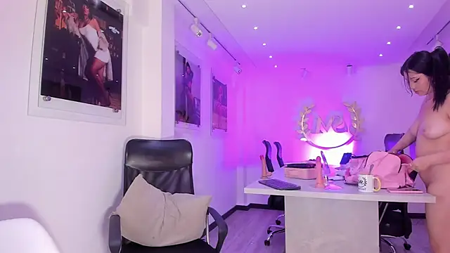 BarbieMonet: онлайн-секс-чат