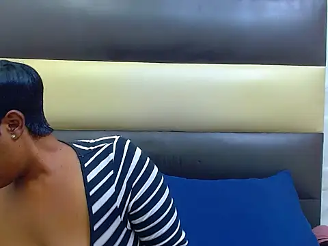 SexyBoobs44DD Adlı Modelin Web Kamerası Şovu