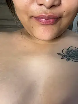 Rosy_BabyDoll 在線直播表演