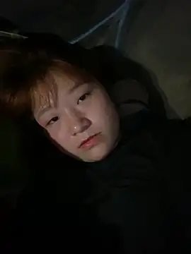 holee-laura 在線直播表演