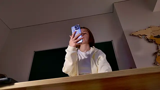 XXX chat uživo modela ClaireMathis