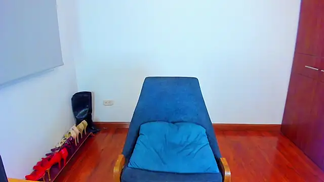 Velourmuse Adlı Modelin Canlı XXX Sohbeti