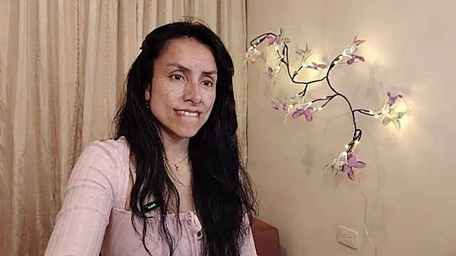 Bella_Exhibition – Live XXX-chat