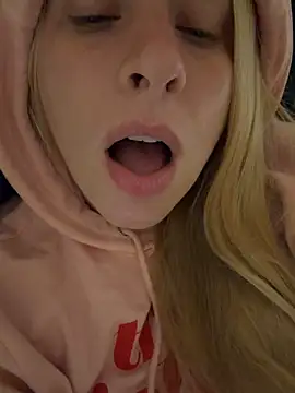 Živý XXX chat MichoneXxXok