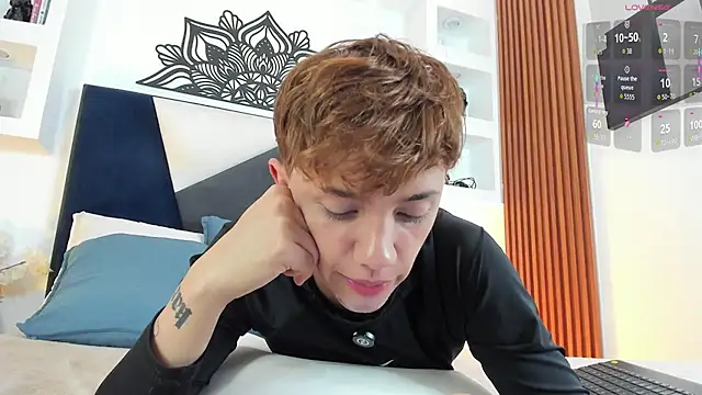 Chat XXX en directo de Tomy_Rox