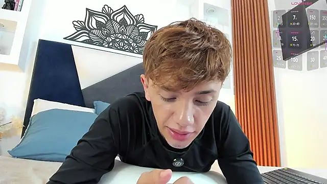 Tomy_Rox Adlı Modelin Canlı XXX Sohbeti