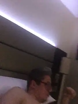 Awkwardguy's Webcam Show