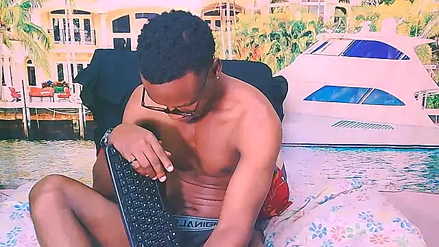 Živý XXX chat EbonyTiger69