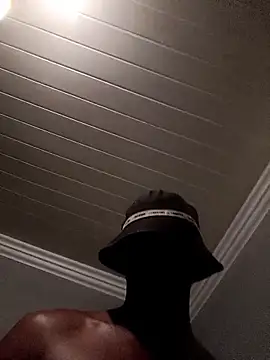 TreySavvy 在線直播表演