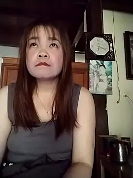 Squirt107 网络视讯表演