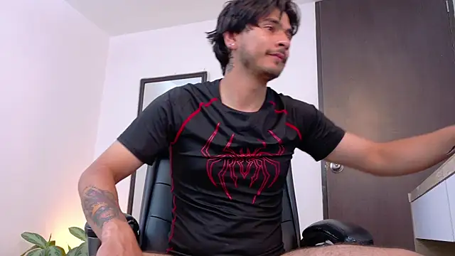 Elian_savoy Show in webcam