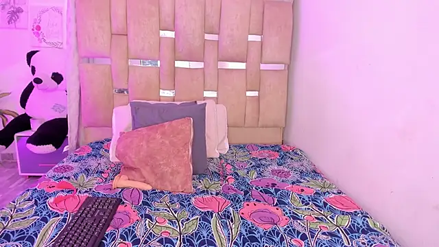 Chat +18 de HilarySolis2 ao vivo