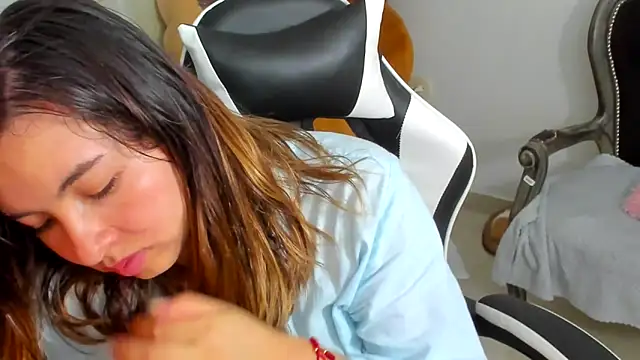 __Emma__11__Lecat_: онлайн-секс-чат