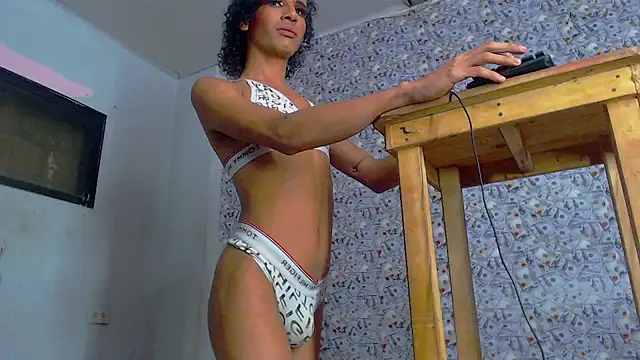 Show modela dannypervetxxz na web-kameri