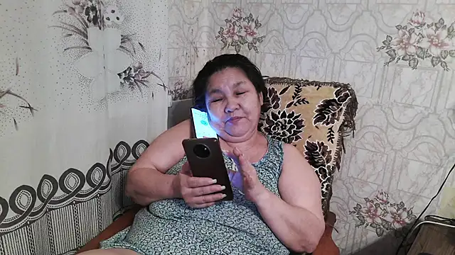 Chat +18 de Zulfiya_Bruce ao vivo