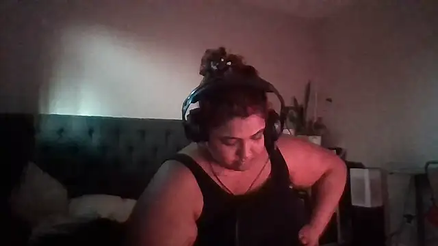 Chat XXX en directo de 1n0nlythroat