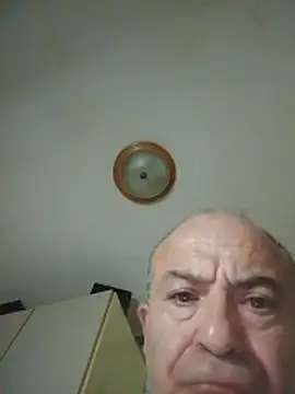 DauntedHumulinのライブXXXチャット