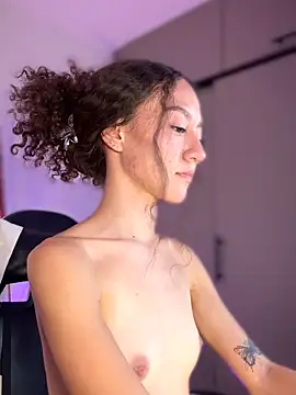 ChloeMoreti 现场XXX聊天