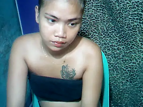 Show modela Milkytits_Yum00 na web-kameri