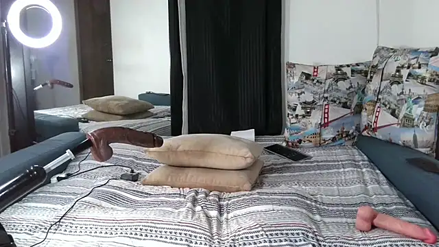 Carla-Bonny18's Live XXX Chat