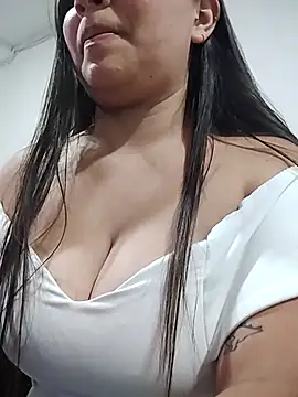 แชท XXX สดของ LilasBoobs