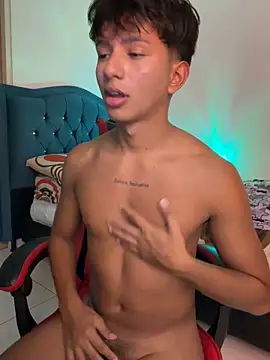 Leonarrrd_01 webkamerás műsora