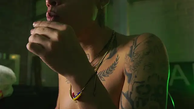 AlphaMasterXxx 现场XXX聊天