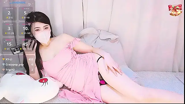 Show modela 1-Emma-1 na web-kameri