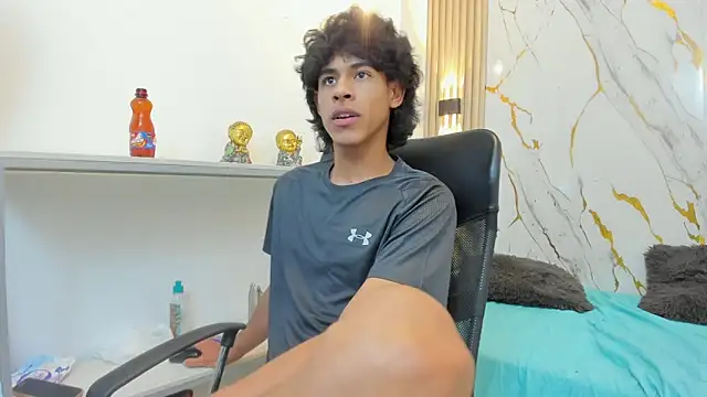 Zayn_Fox32 webkamerás műsora