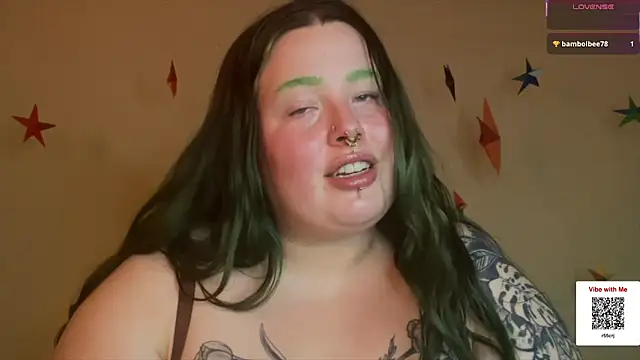 MissBika: онлайн-секс-чат