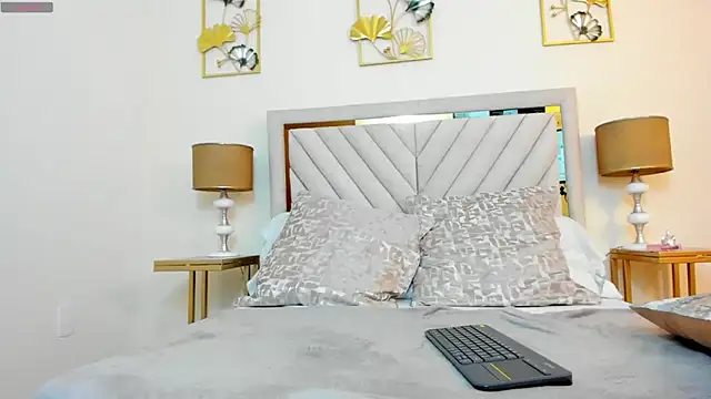 SophiaQueens' Live XXX Chat