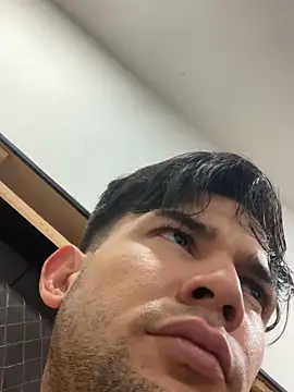 Moisesjrtapia webcam show