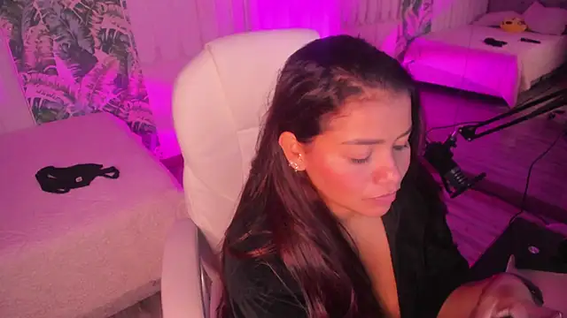 loly_marce Adlı Modelin Canlı XXX Sohbeti