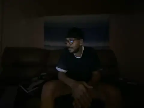 ThrowedWorldWide's Live XXX Chat