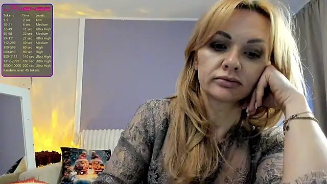 Monika-peach's Live XXX Chat