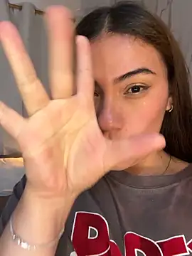 emmily_d 即時 XXX 聊天