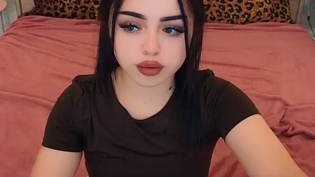 Chatroom XXX en direct de SinfulKittenn