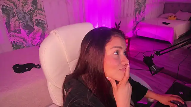 Chatroom XXX en direct de loly_marce