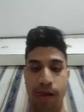 Camachito332 webcam show