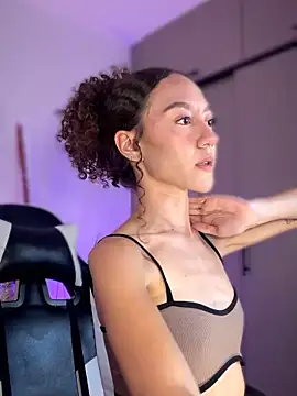 ChloeMoreti 现场XXX聊天