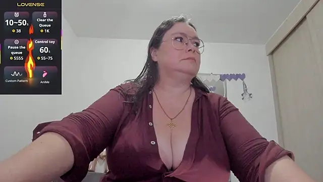 esmeraldamfc লাইভ XXX চ্যাট