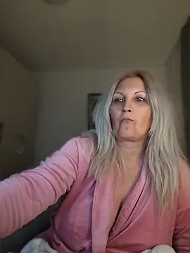 Chat XXX en directo de Divineblond