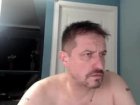 Chatroom XXX en direct de MisterFaithRO