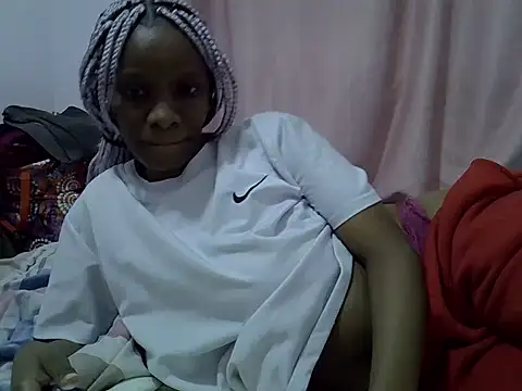 Show modela prettybeee na web-kameri