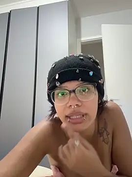 badm4h Chat XXX in diretta