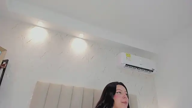 ViolettaRousee_ Pertunjukan Webcam