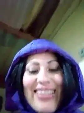 Tania_mature élő XXX-chatje