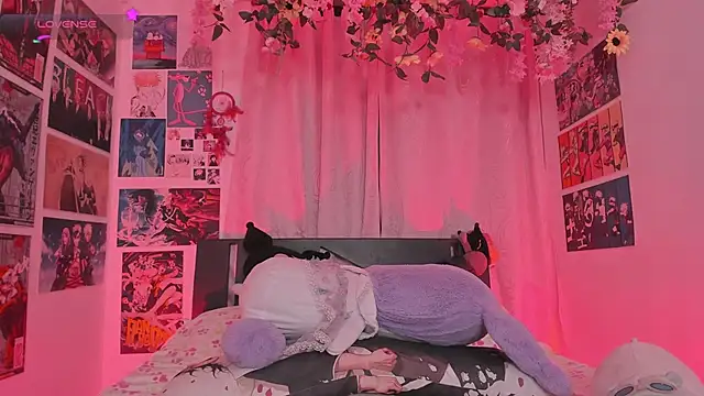 MissCurvyTop Live XXX-chat