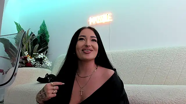 EmeraldKatt Chat XXX in diretta