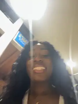 Chat +18 de ZarahFerreira ao vivo